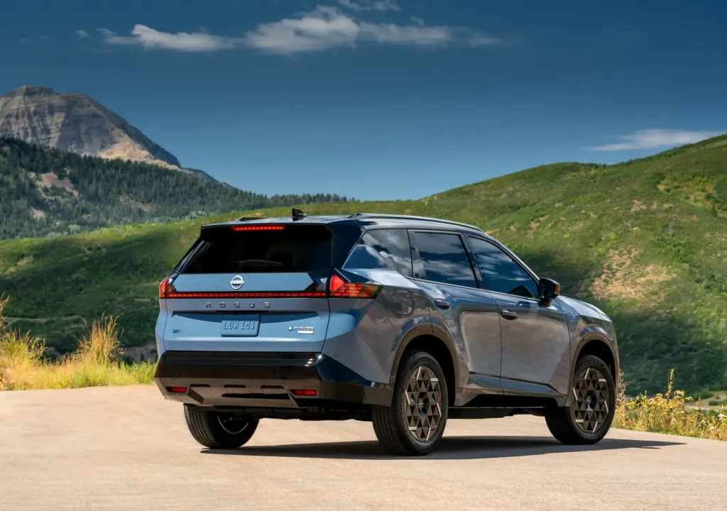 Nissan Rogue Hybrid 2027