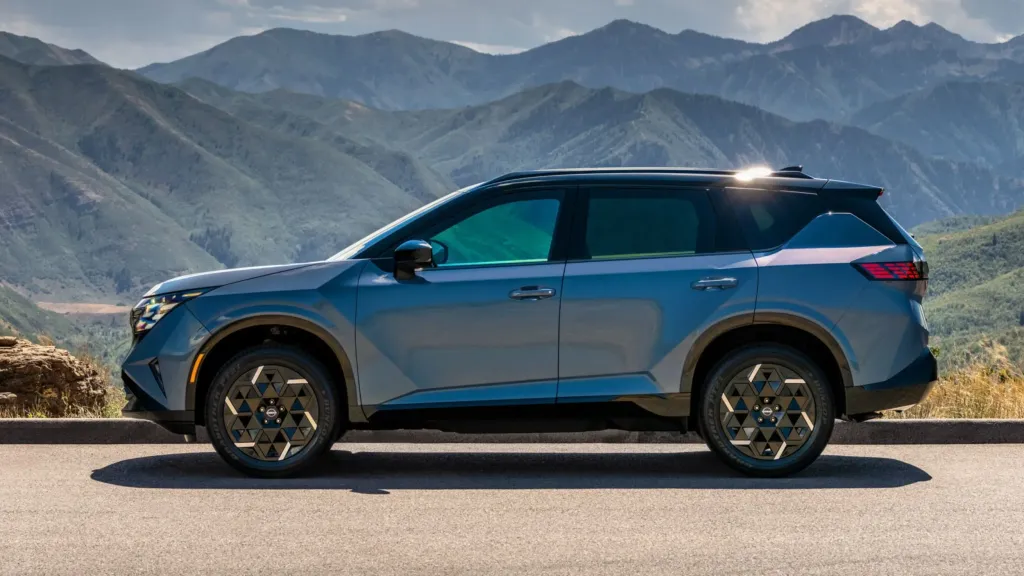 Nissan Rogue Hybrid 2027