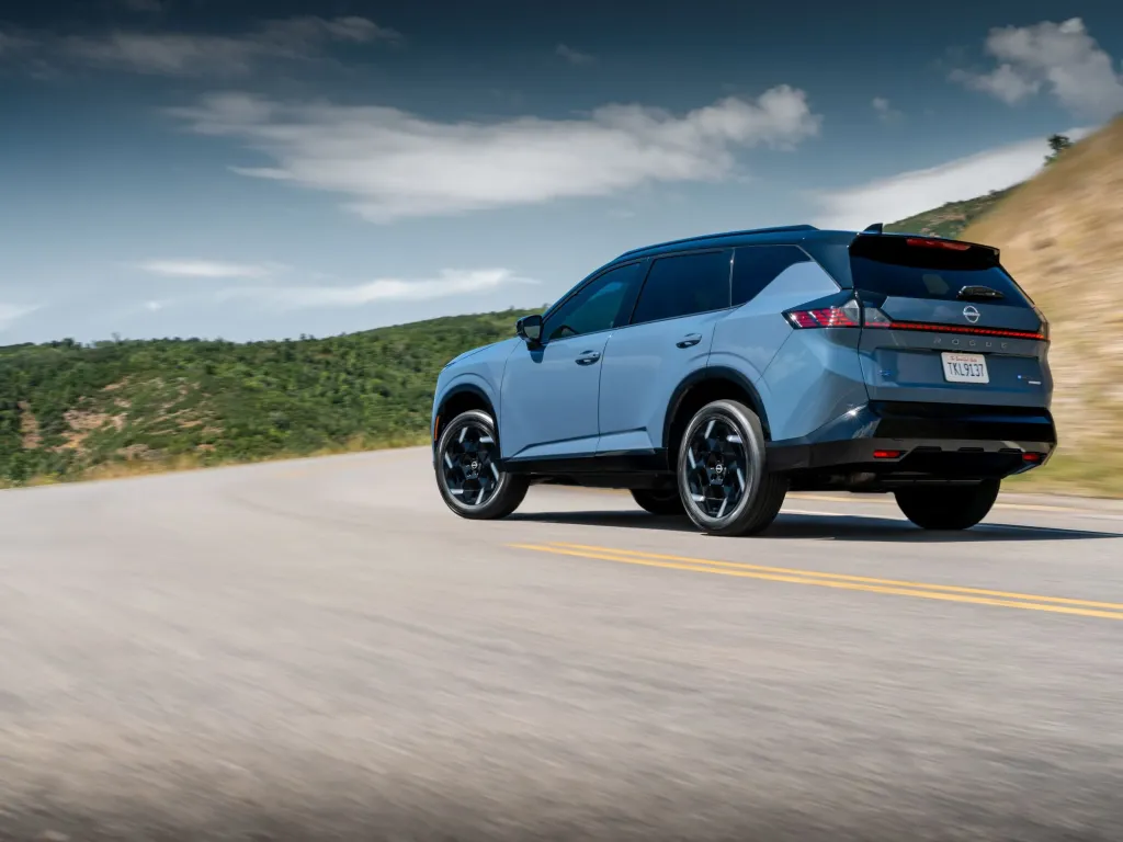 Nissan Rogue Hybrid 2027