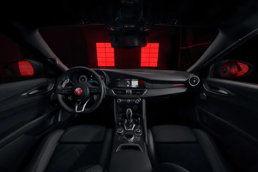 Alfa Romeo Giulia Edizione Luna Rossa