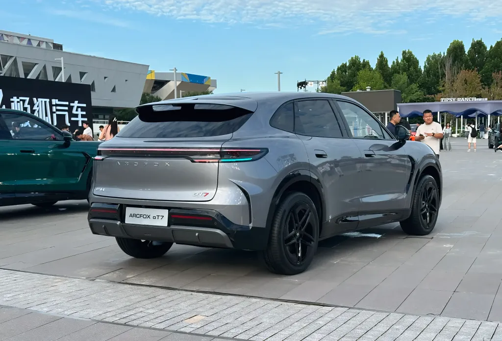 Arcfox Alpha T7