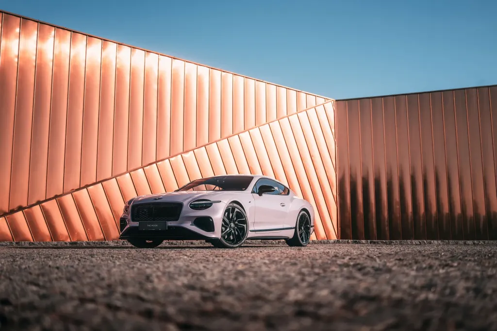 Bentley Warsaw подготовила коллекцию Continental Sun, Earth и Moon с космическими мотивами