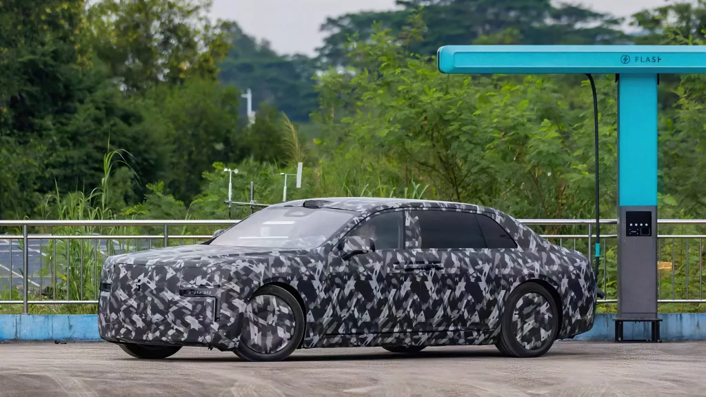 Премиальная марка BYD Yangwang опубликовала официальные тизеры будущего флагманского седана
