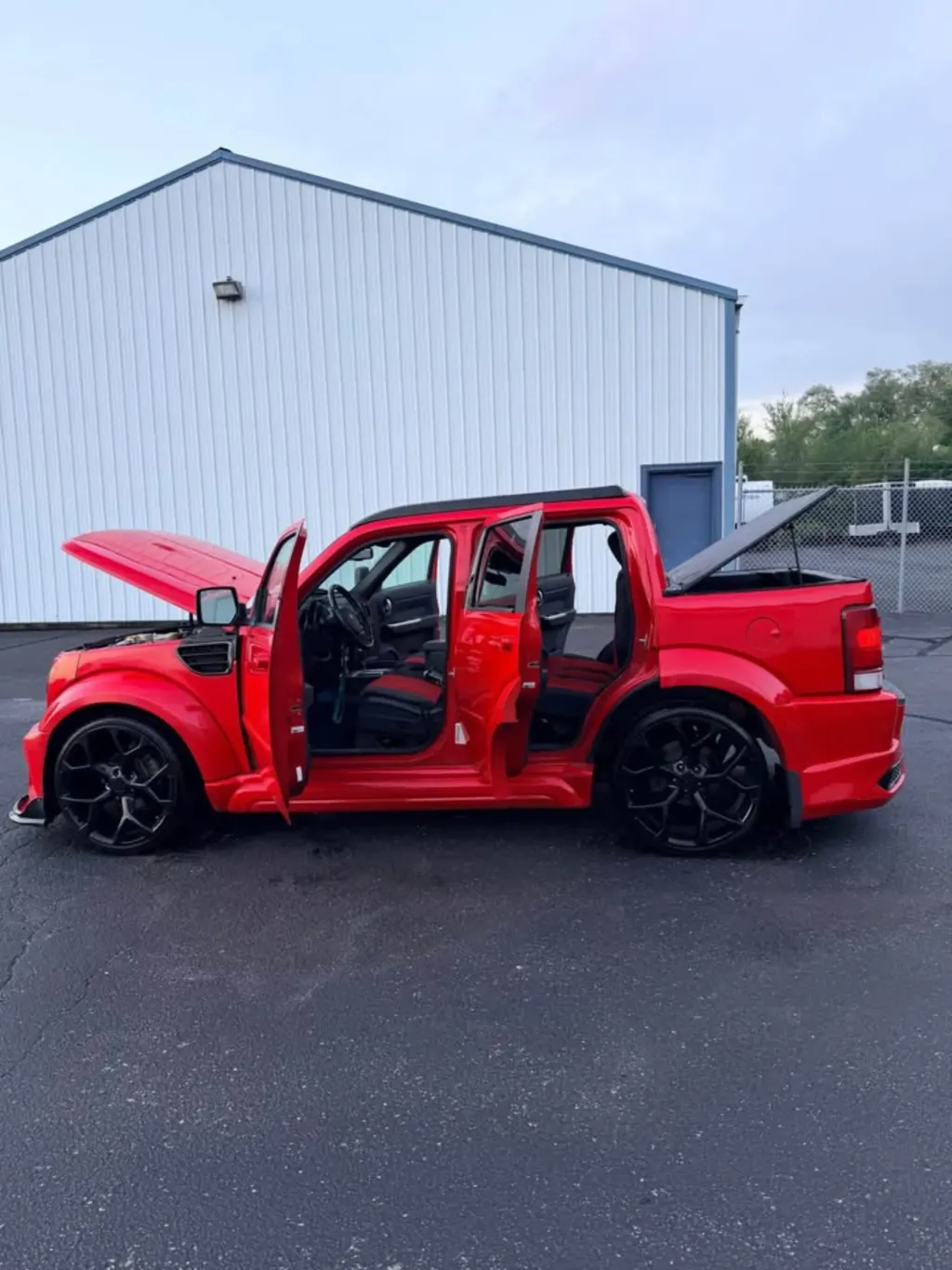 Dodge Nitro R/T превратили в пятиместный пикап с бампером Chevrolet Camaro