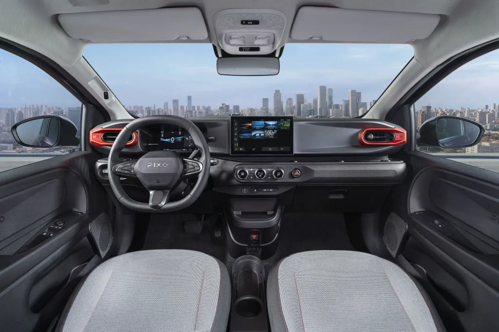 Nissan Pixo вернулся в Европу