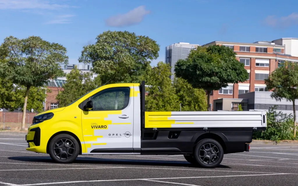 Бортовой Opel Vivaro