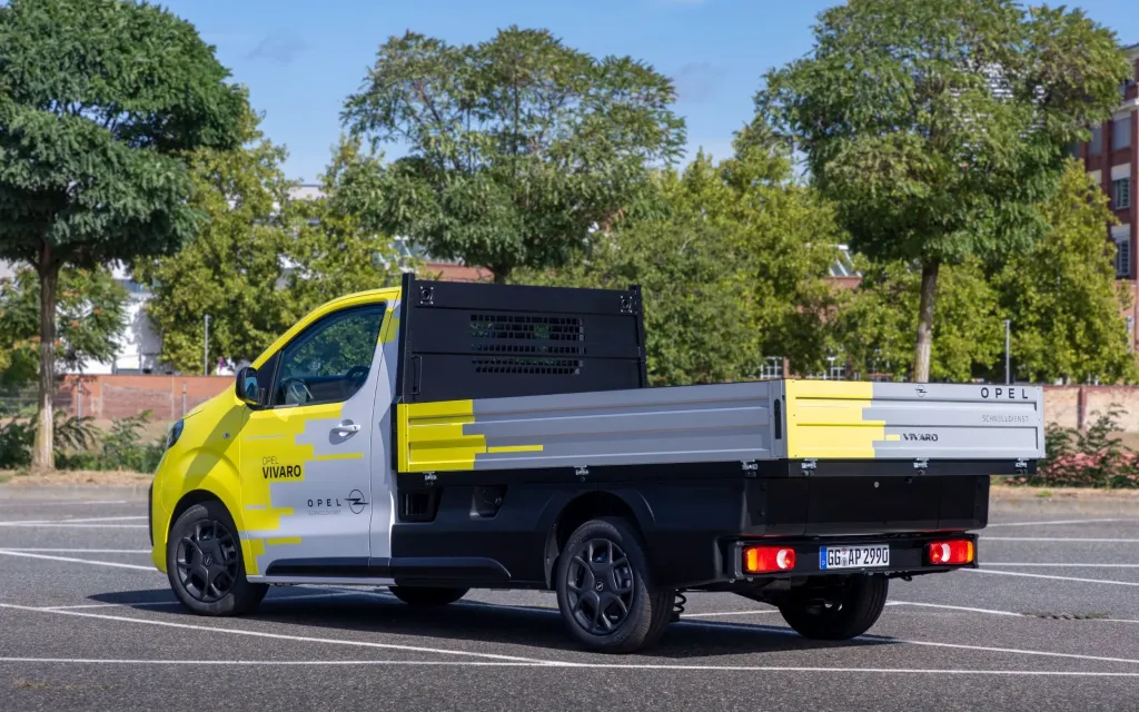 Бортовой Opel Vivaro