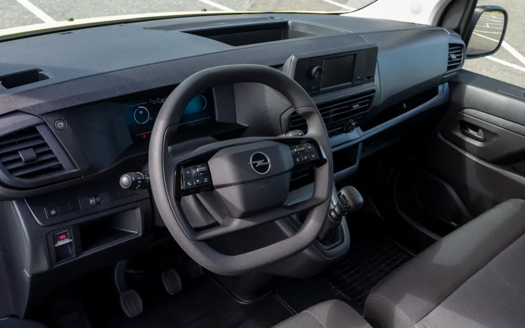 Бортовой Opel Vivaro