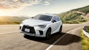 Lexus RX получил новые настройки шасси и расширенное оснащение в Японии
