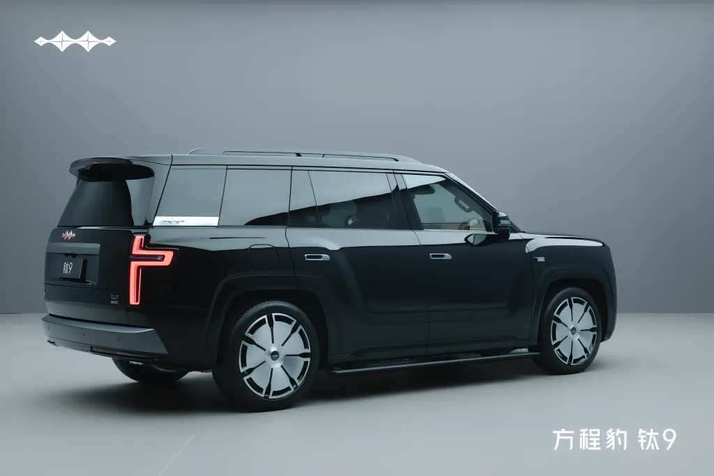 BYD Fang Cheng Bao Ti 9 получил официальные фотографии в цвете Meteorite Black — фото 3