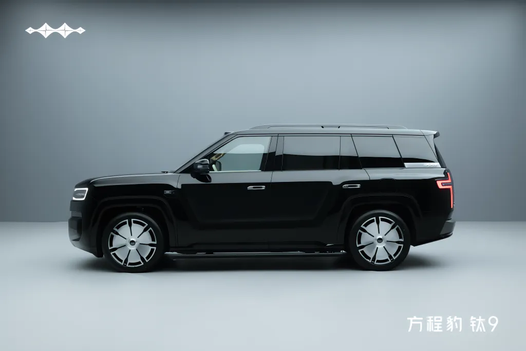 BYD Fang Cheng Bao Ti 9 получил официальные фотографии в цвете Meteorite Black — фото 5