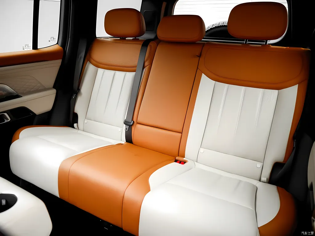 Geely Battleship 700 вышел в Китае с тремя силовыми установками — фото 8