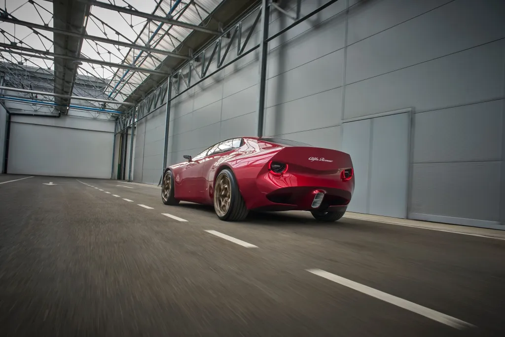 Alfa Romeo Cuorerosso: четырёхдверный концепт с силуэтом купе — фото 3