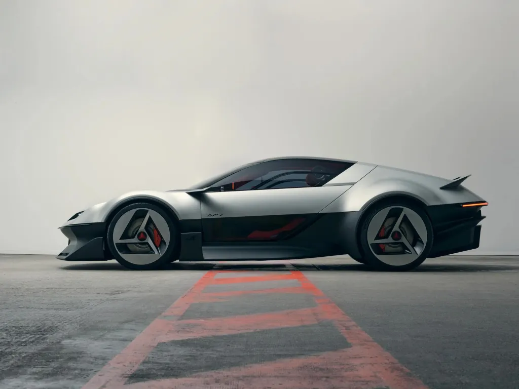 Alpine A310 Vision дебютировал в Париже: ретрокупе на платформе APP — фото 15