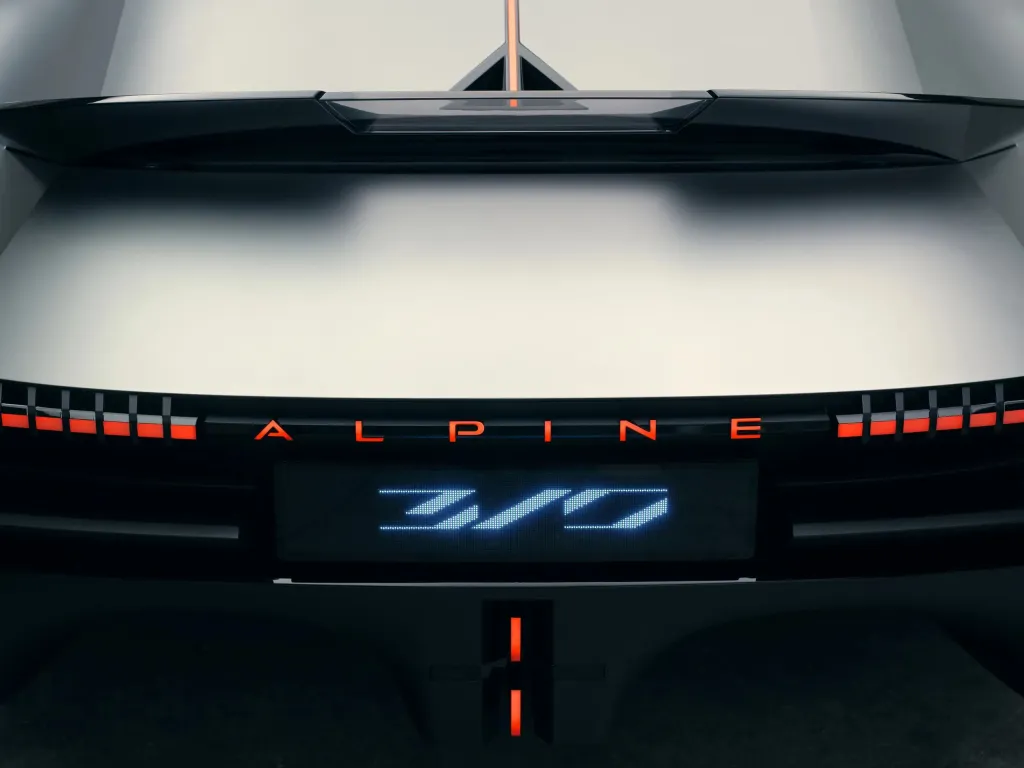 Alpine A310 Vision дебютировал в Париже: ретрокупе на платформе APP — фото 4