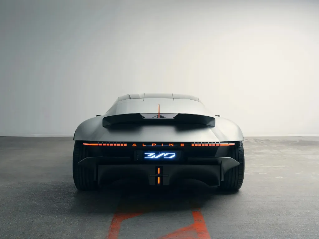 Alpine A310 Vision дебютировал в Париже: ретрокупе на платформе APP — фото 8