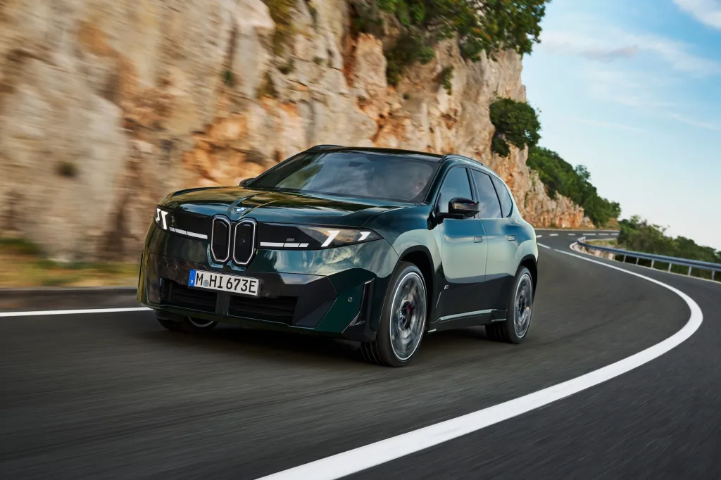 BMW iX3 M60 xDrive представлен: 3,9 секунды до 100 км/ч и до 754 км по WLTP — фото 12