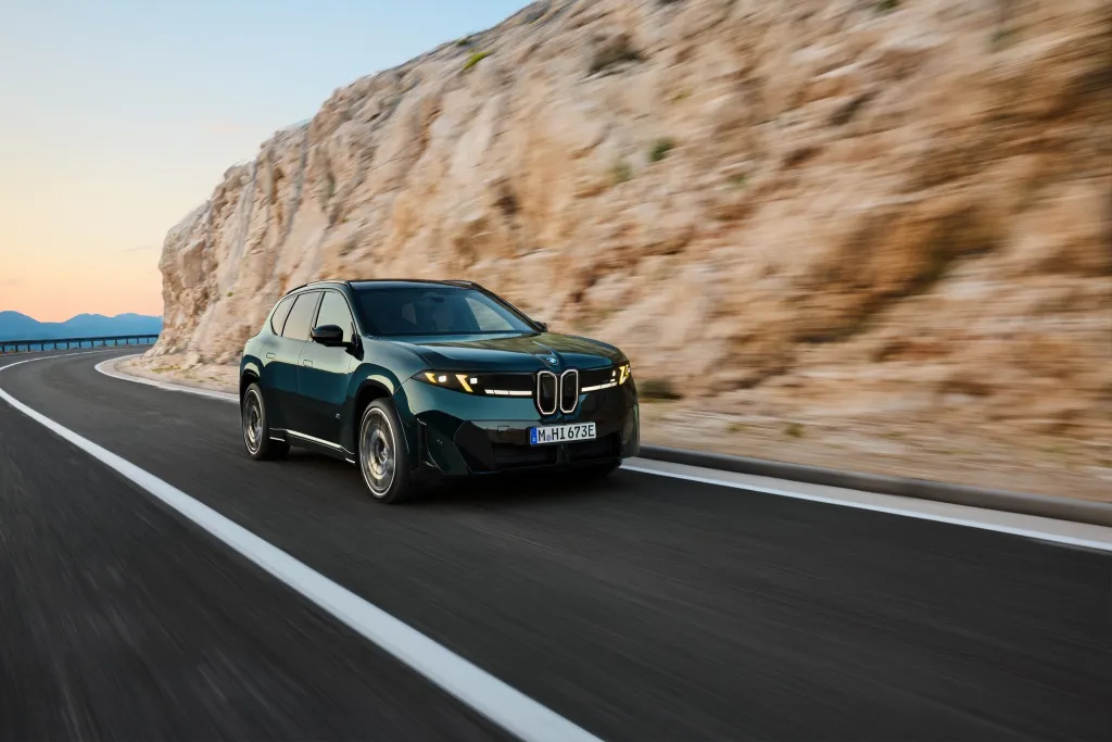BMW iX3 M60 xDrive представлен: 3,9 секунды до 100 км/ч и до 754 км по WLTP — фото 19