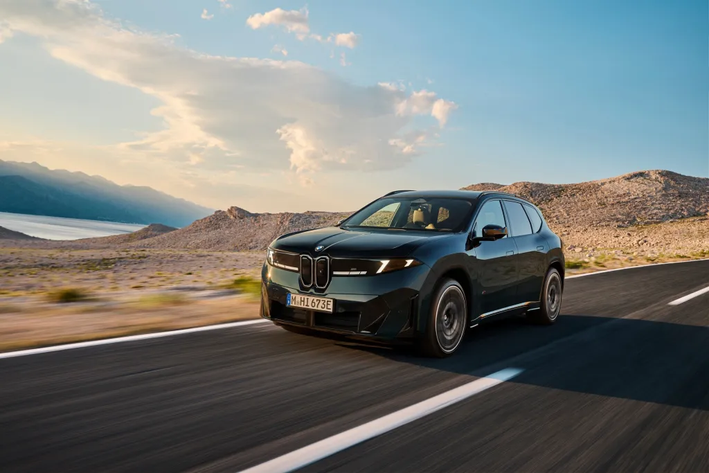 BMW iX3 M60 xDrive представлен: 3,9 секунды до 100 км/ч и до 754 км по WLTP — фото 22
