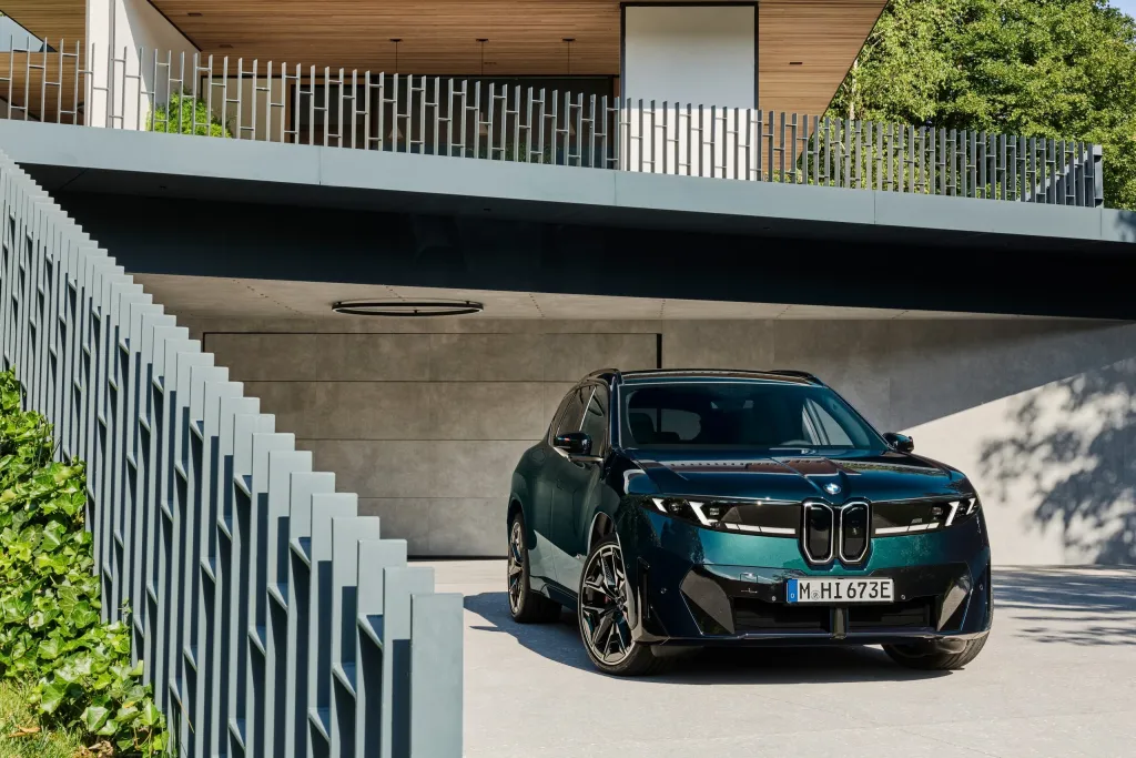 BMW iX3 M60 xDrive представлен: 3,9 секунды до 100 км/ч и до 754 км по WLTP — фото 32