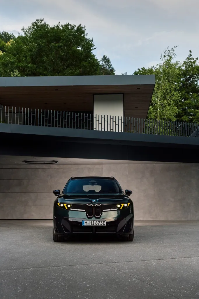 BMW iX3 M60 xDrive представлен: 3,9 секунды до 100 км/ч и до 754 км по WLTP — фото 33