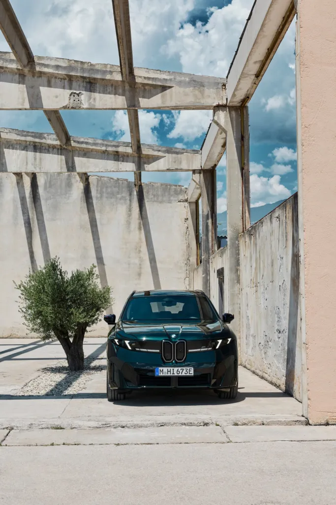 BMW iX3 M60 xDrive представлен: 3,9 секунды до 100 км/ч и до 754 км по WLTP — фото 38