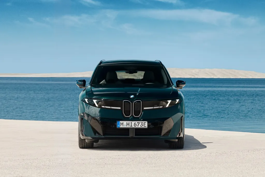 BMW iX3 M60 xDrive представлен: 3,9 секунды до 100 км/ч и до 754 км по WLTP — фото 40