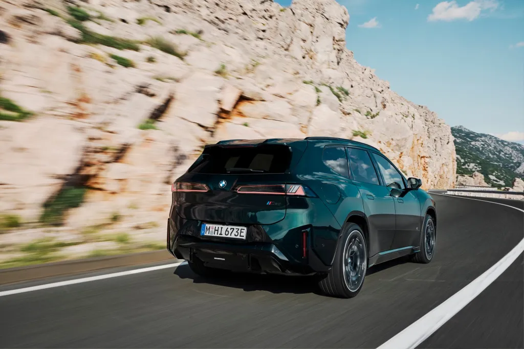 BMW iX3 M60 xDrive представлен: 3,9 секунды до 100 км/ч и до 754 км по WLTP — фото 4