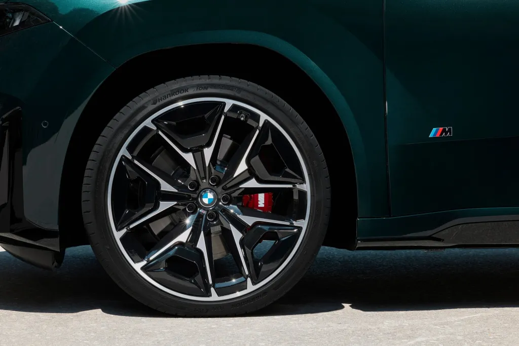 BMW iX3 M60 xDrive представлен: 3,9 секунды до 100 км/ч и до 754 км по WLTP — фото 56