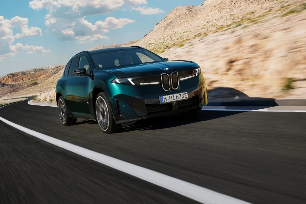 BMW iX3 M60 xDrive представлен: 3,9 секунды до 100 км/ч и до 754 км по WLTP — фото 6