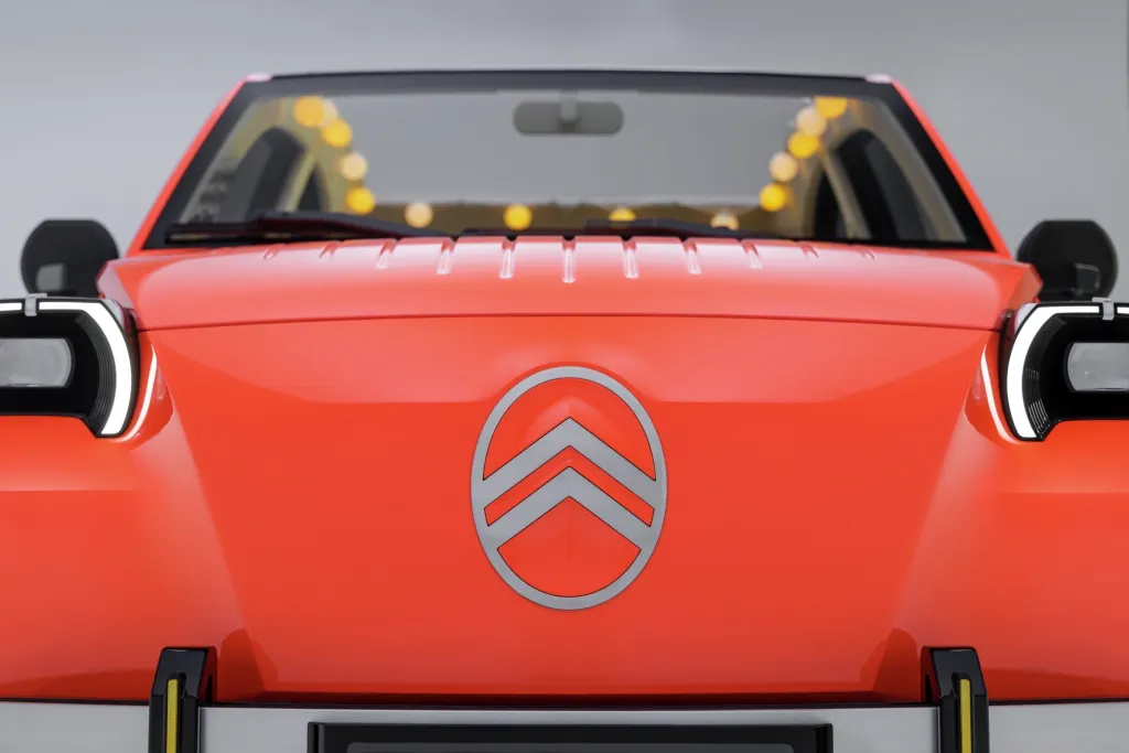 Citroën 2CV Concept показали в Париже: электромобиль с ориентиром 15 000 евро — фото 11
