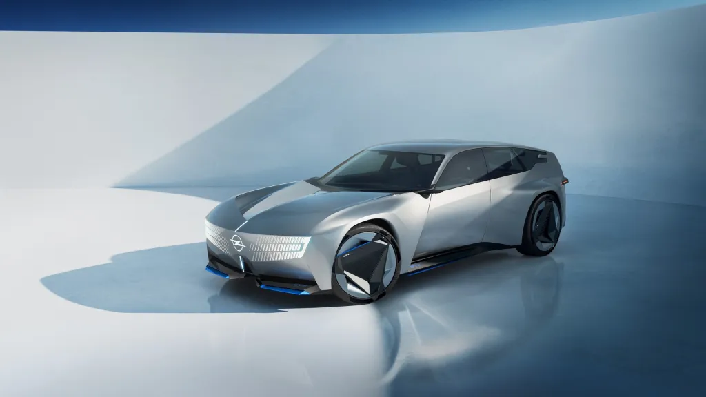 Opel STX Concept представили: электрический универсал с активной аэродинамикой — фото 8