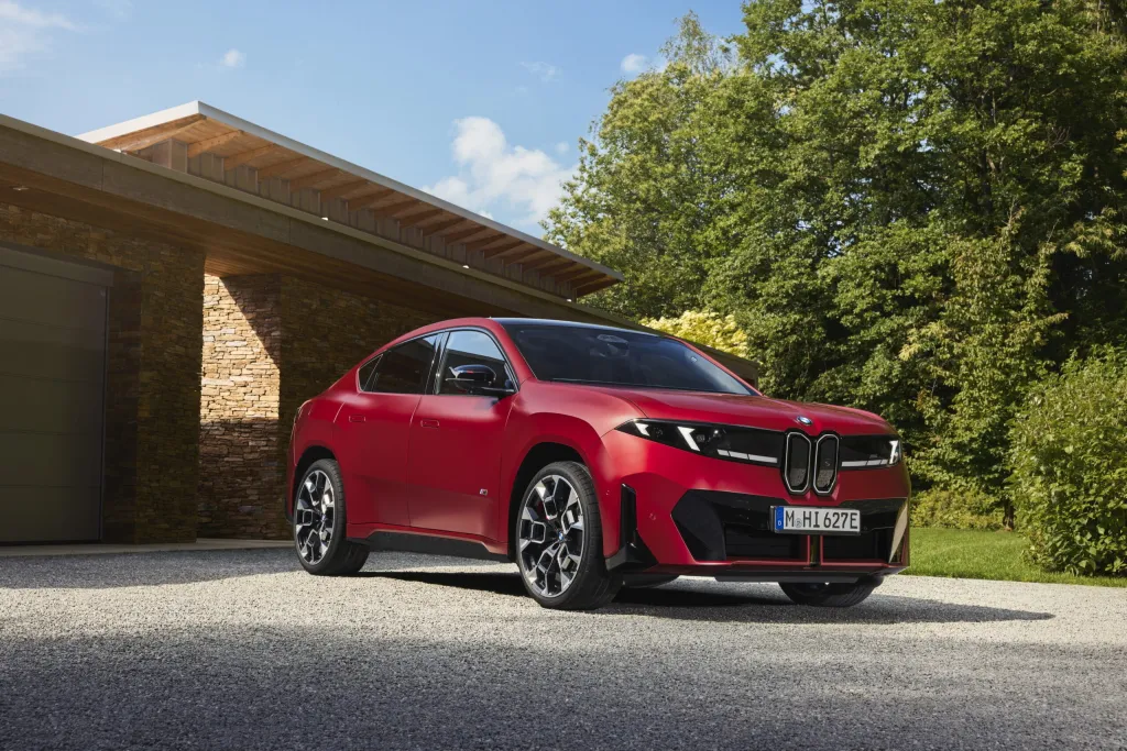 Новый BMW iX4: электрический кроссовер с покатой крышей и зарядкой до 400 кВт — фото 9