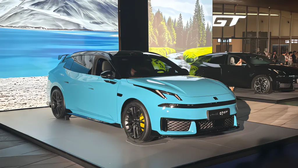 Lynk & Co 07 GT